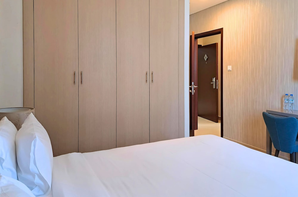 Barcelo Residences Dubai Marina — Hotel rooms in Dubai