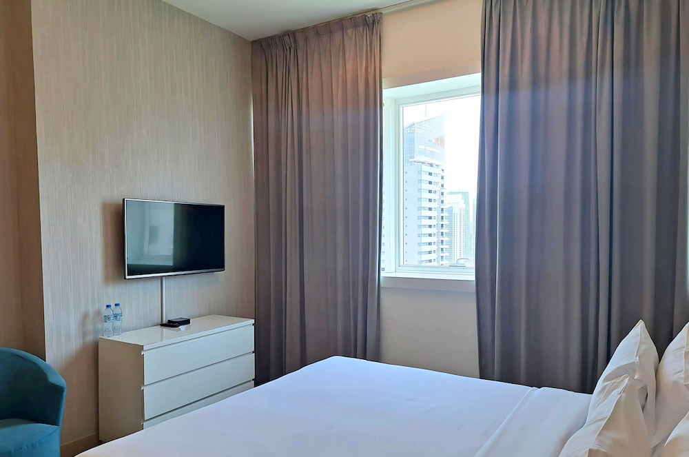 Barcelo Residences Dubai Marina — Hotel rooms in Dubai