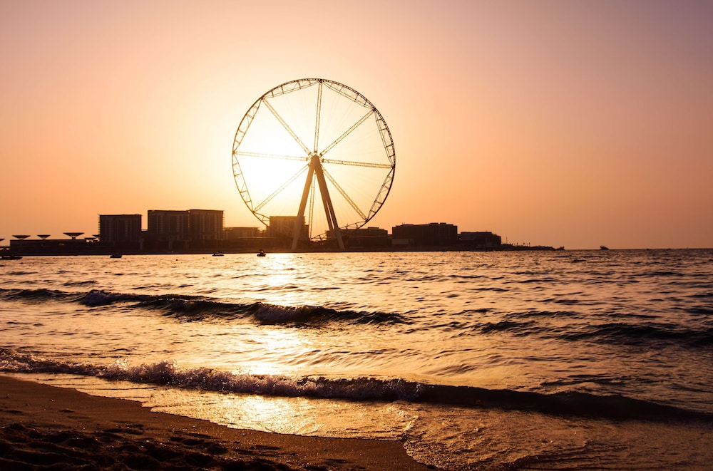 Barcelo Residences Dubai Marina — Beach in Dubai