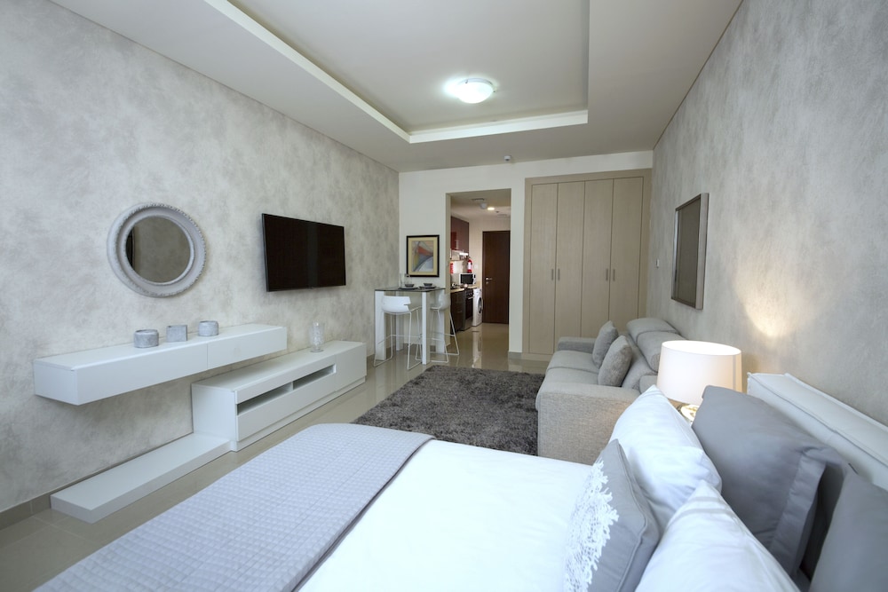 Barcelo Residences Dubai Marina — Hotel rooms in Dubai