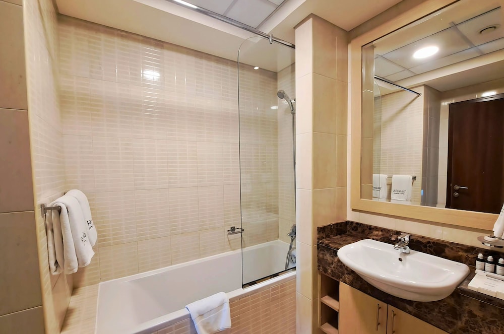 Barcelo Residences Dubai Marina — Hotel rooms in Dubai