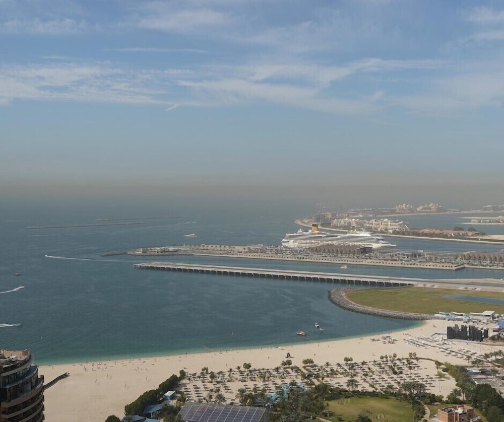 Barcelo Residences Dubai Marina — Attractions in the area in Dubai