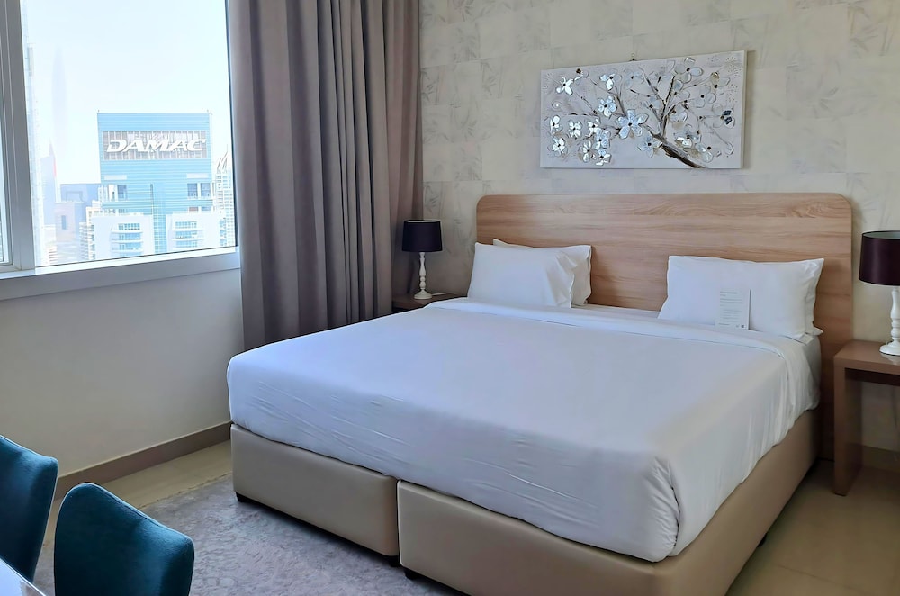 Barcelo Residences Dubai Marina — Hotel rooms in Dubai