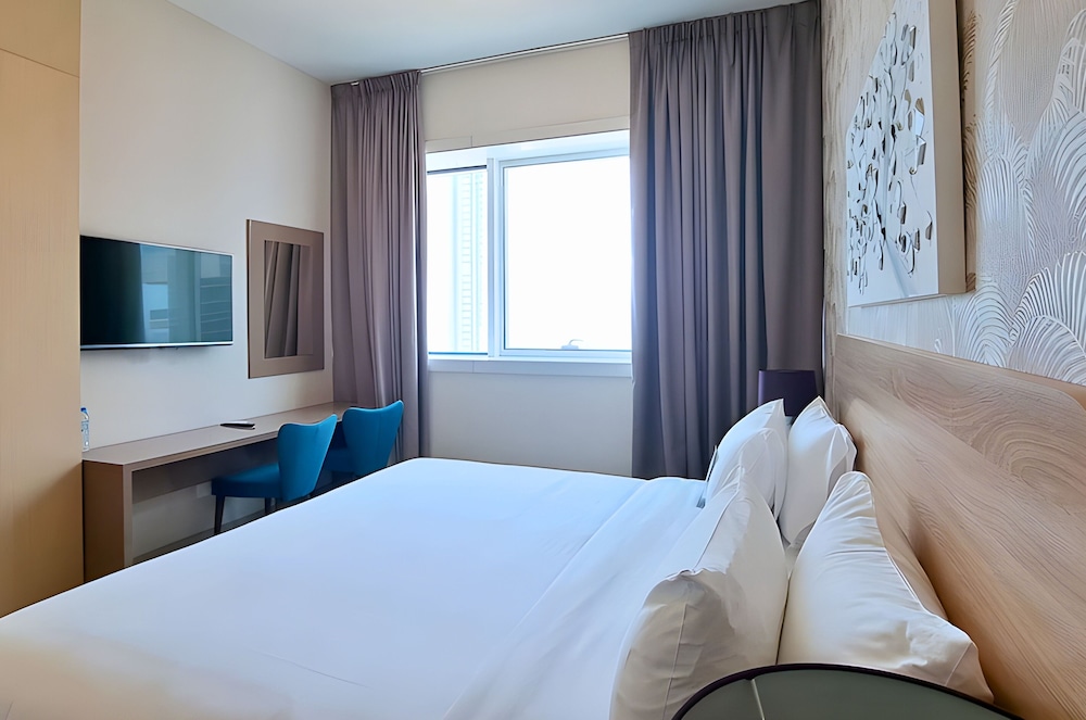Barcelo Residences Dubai Marina — Hotel rooms in Dubai