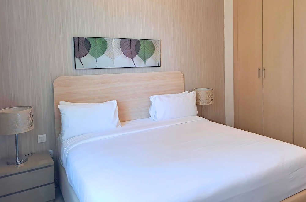 Barcelo Residences Dubai Marina — Hotel rooms in Dubai