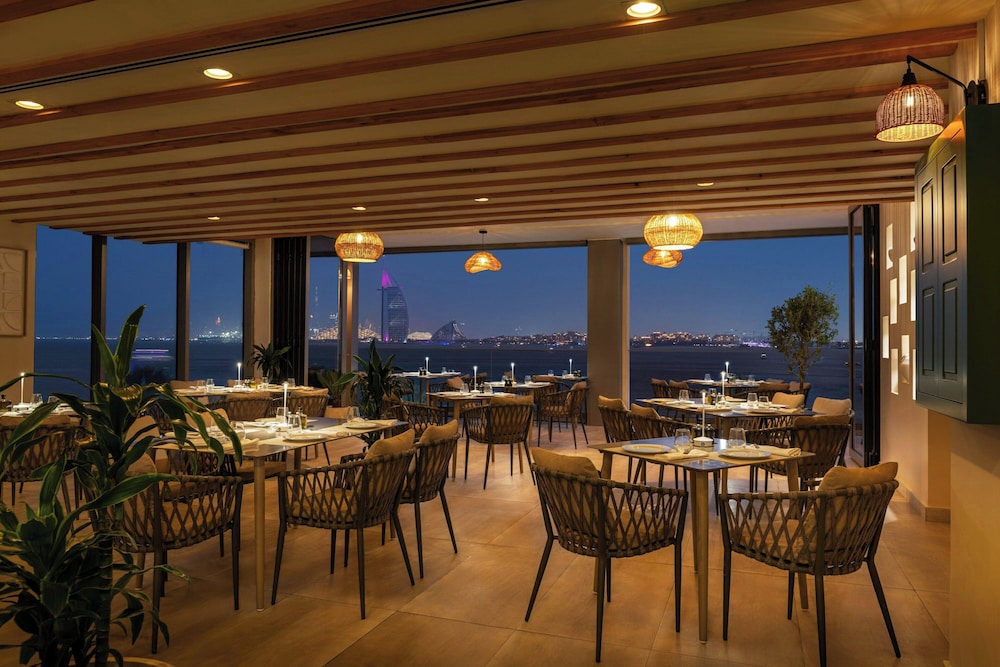 Aloft by Marriott Palm Jumeirah — Restaurant & bars in Dubai