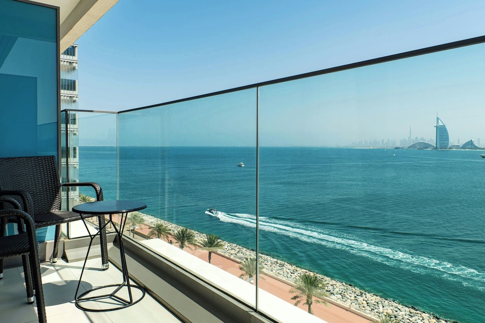 Aloft by Marriott Palm Jumeirah — Hotel rooms in Dubai