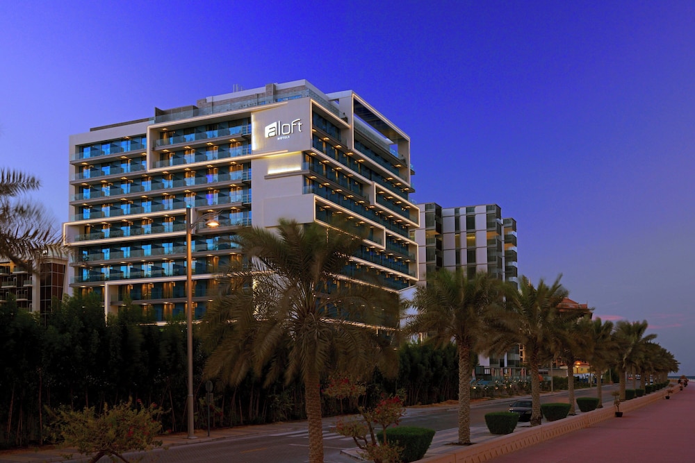 Aloft by Marriott Palm Jumeirah — Hotel building in Dubai