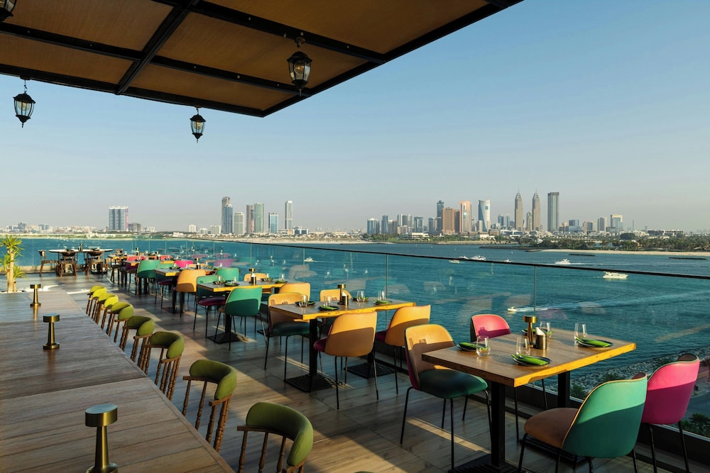 Aloft by Marriott Palm Jumeirah — Restaurant & bars in Dubai