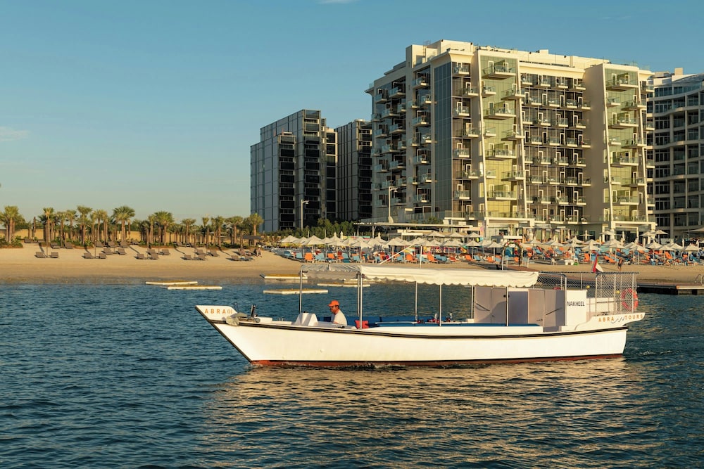 Aloft by Marriott Palm Jumeirah — Beach in Dubai