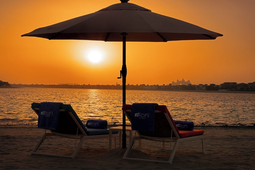 Aloft by Marriott Palm Jumeirah — Beach in Dubai