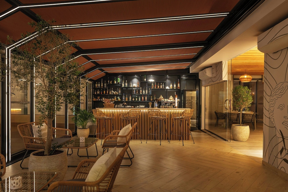 Aloft by Marriott Palm Jumeirah — Restaurant & bars in Dubai
