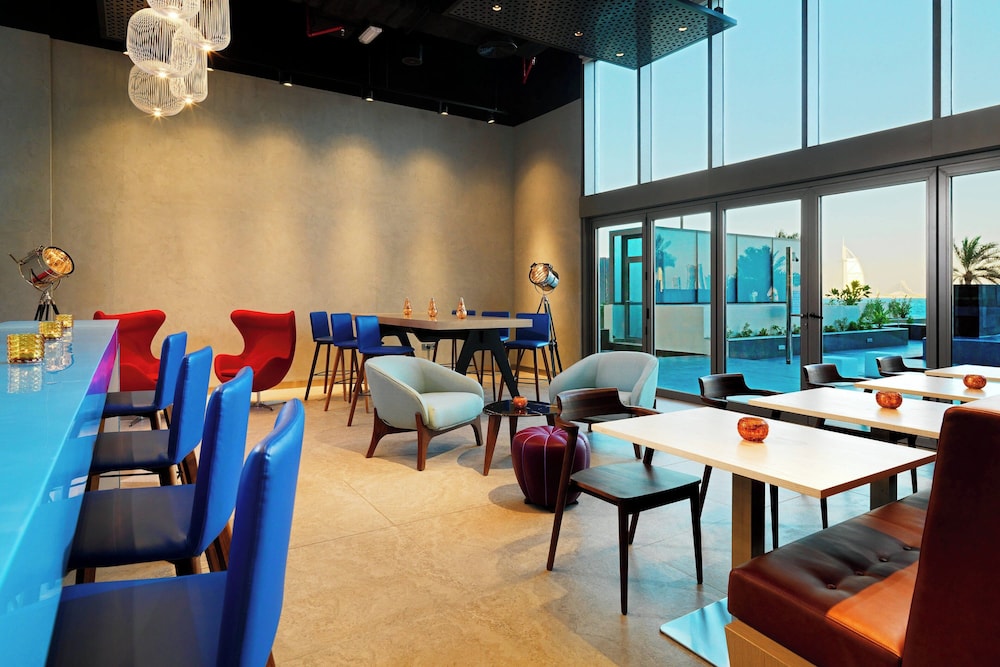 Aloft by Marriott Palm Jumeirah — Restaurant & bars in Dubai