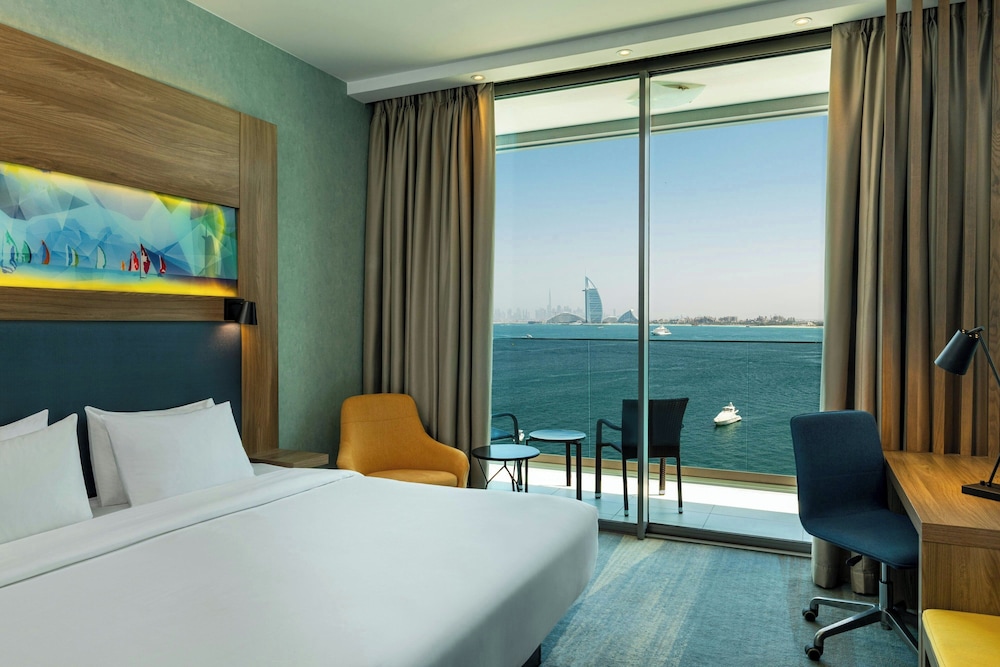 Aloft by Marriott Palm Jumeirah — Hotel rooms in Dubai
