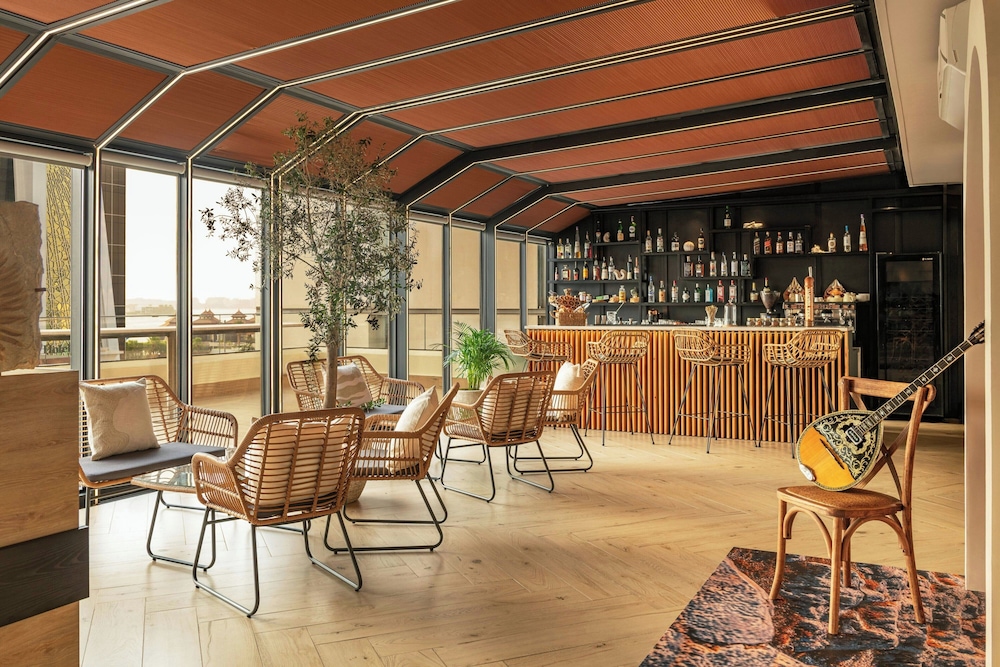 Aloft by Marriott Palm Jumeirah — Restaurant & bars in Dubai