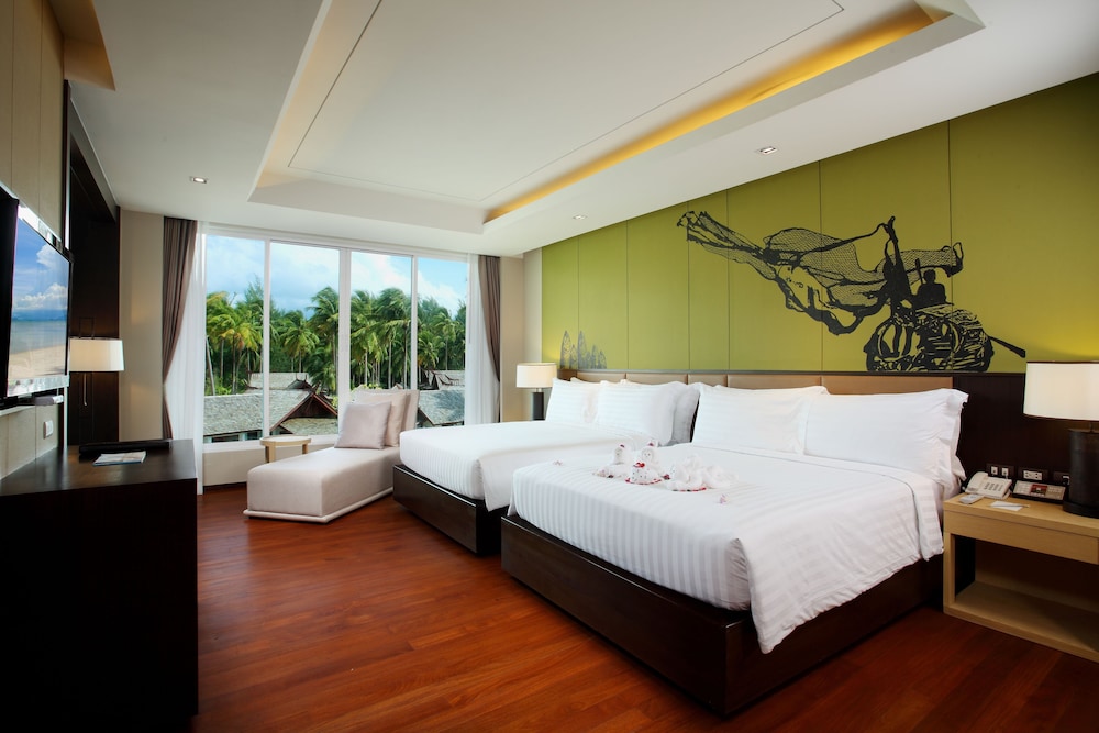Graceland Khaolak Beach Resort — Khao Lak, Phang Nga