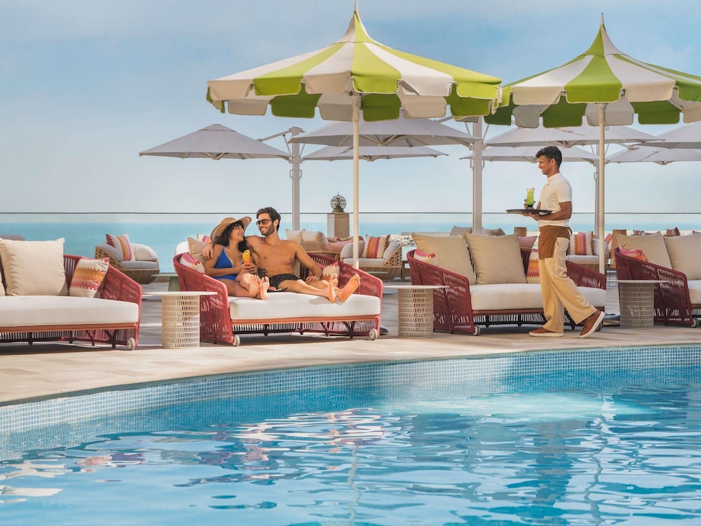 Pullman Resort Al Marjan Island — Swimming pool in Ras al Khaimah