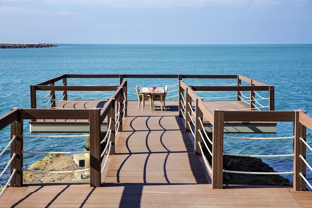 Pullman Resort Al Marjan Island — Beach in Ras al Khaimah