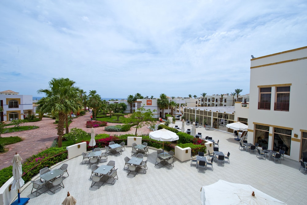 Amphoras Blu Ultra All Inclusive Adults Only — Restaurant & bars in Sharm El Sheikh, Red Sea