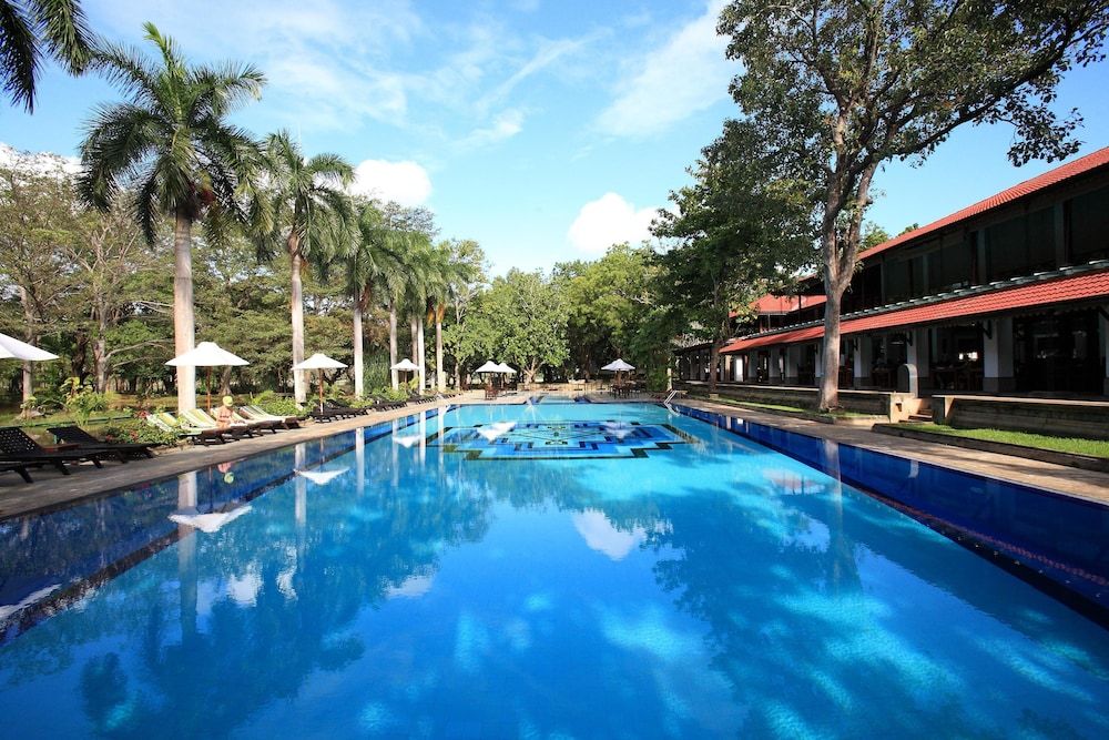 . Cinnamon Lodge