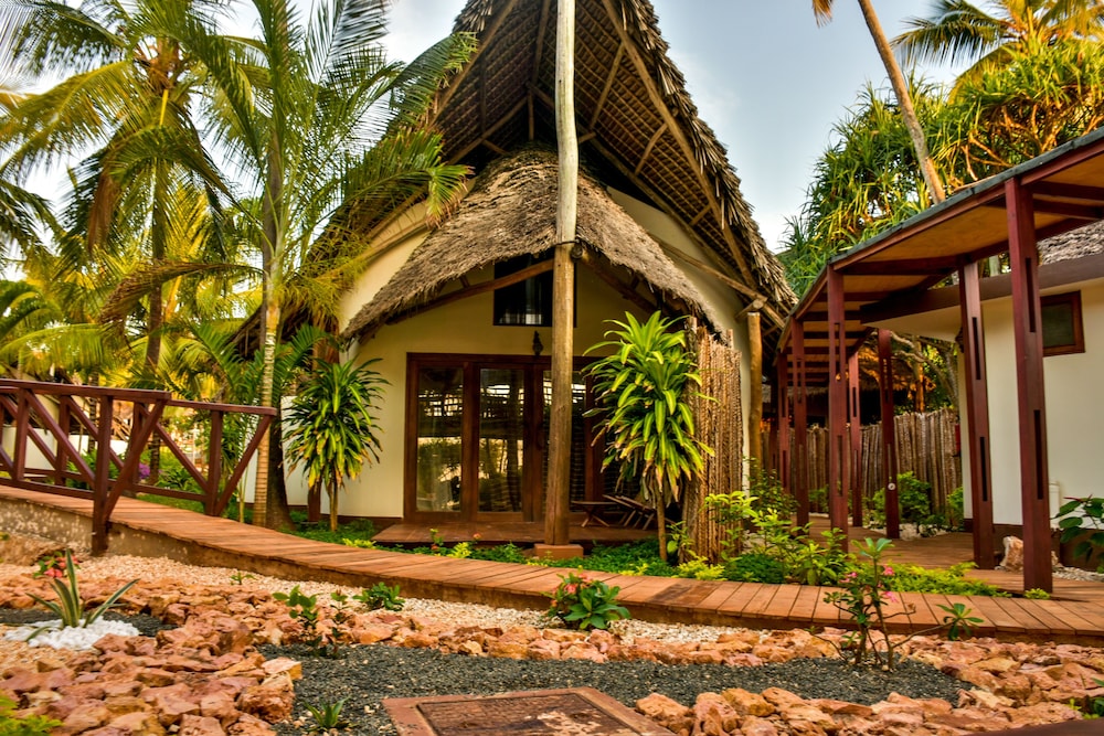 Kena Beach Hotel — Hotel building in Matemwe (Zanzibar), Zanzibar North