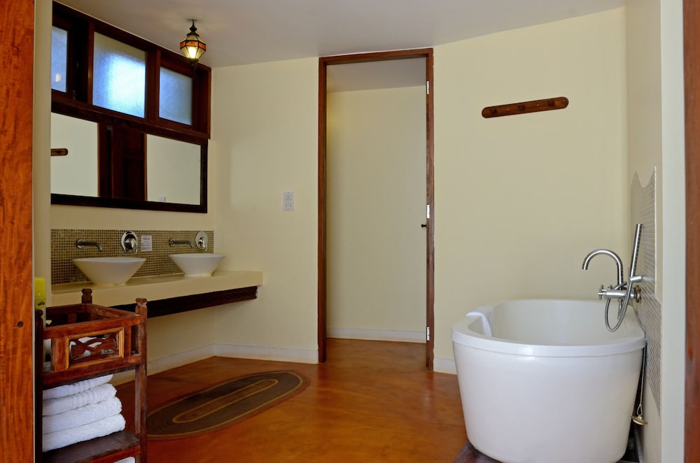 Kena Beach Hotel — Hotel rooms in Matemwe (Zanzibar), Zanzibar North