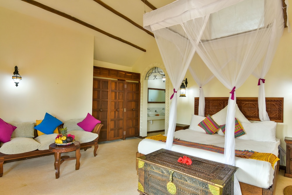 Kena Beach Hotel — Hotel rooms in Matemwe (Zanzibar), Zanzibar North