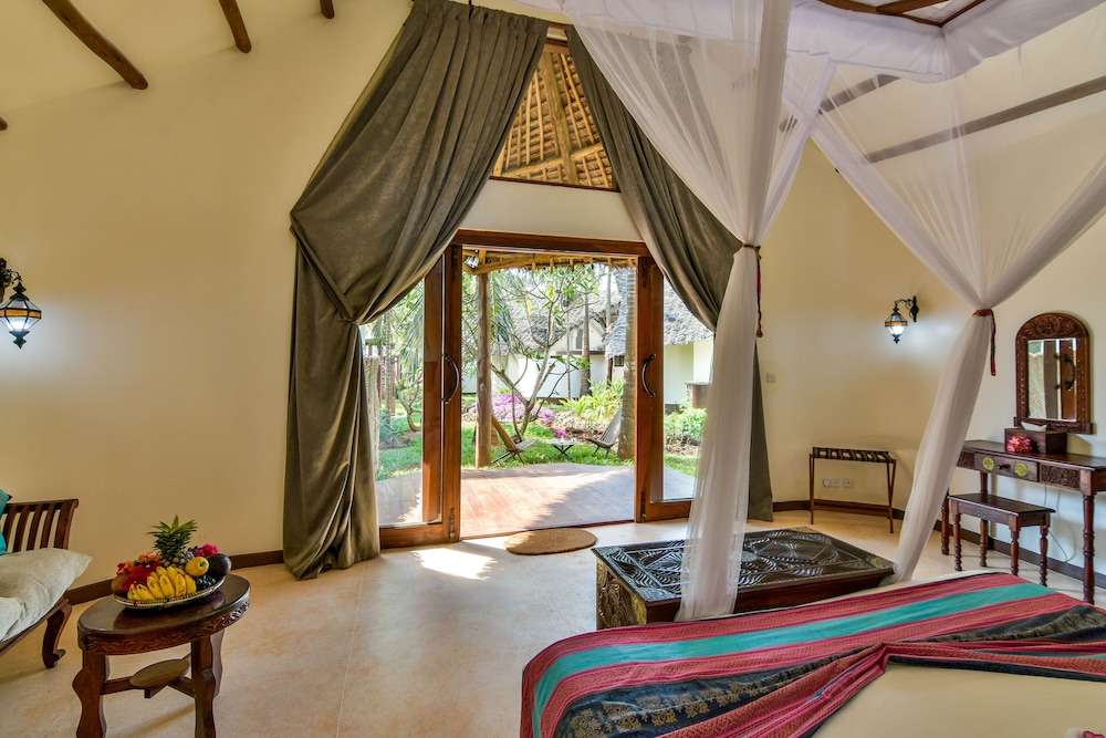 Kena Beach Hotel — Hotel rooms in Matemwe (Zanzibar), Zanzibar North