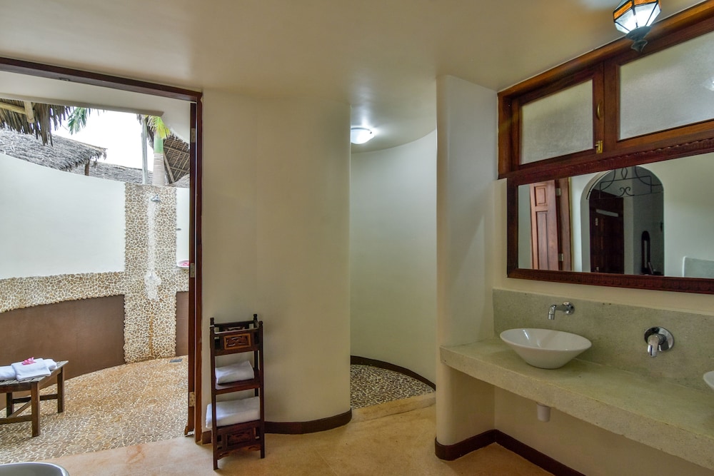 Kena Beach Hotel — Hotel rooms in Matemwe (Zanzibar), Zanzibar North