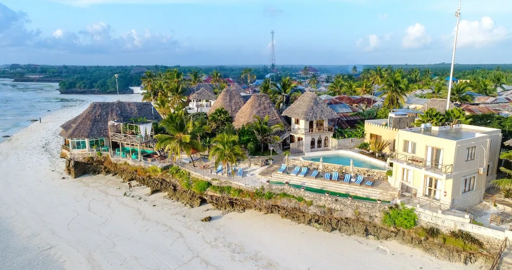 Salt & Coral Hotel and Restaurant