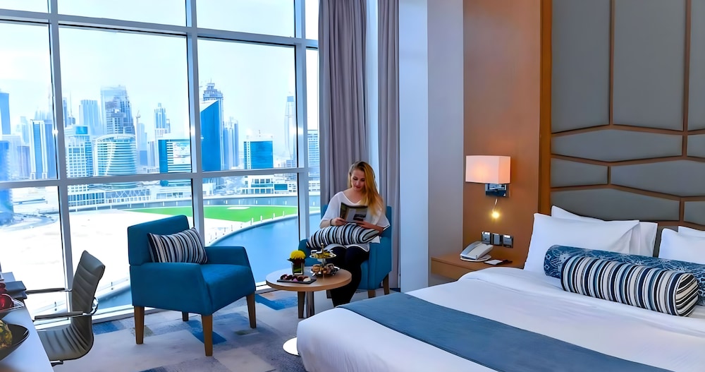 Canal Central Hotel Business Bay — Hotel rooms in Dubai