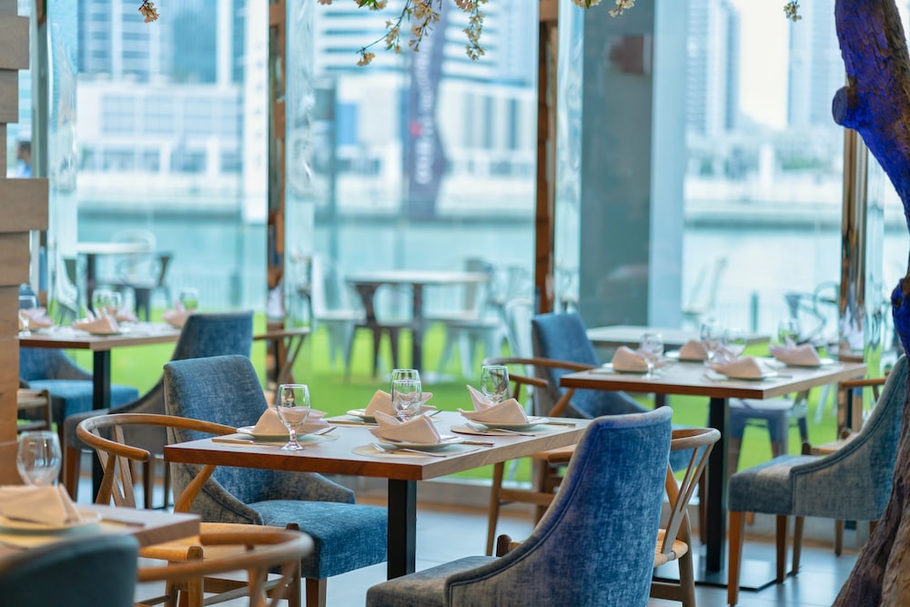 Canal Central Hotel Business Bay — Restaurant & bars in Dubai