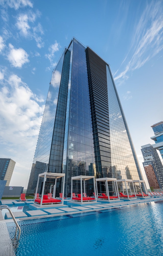 Canal Central Hotel Business Bay — Hotel building in Dubai