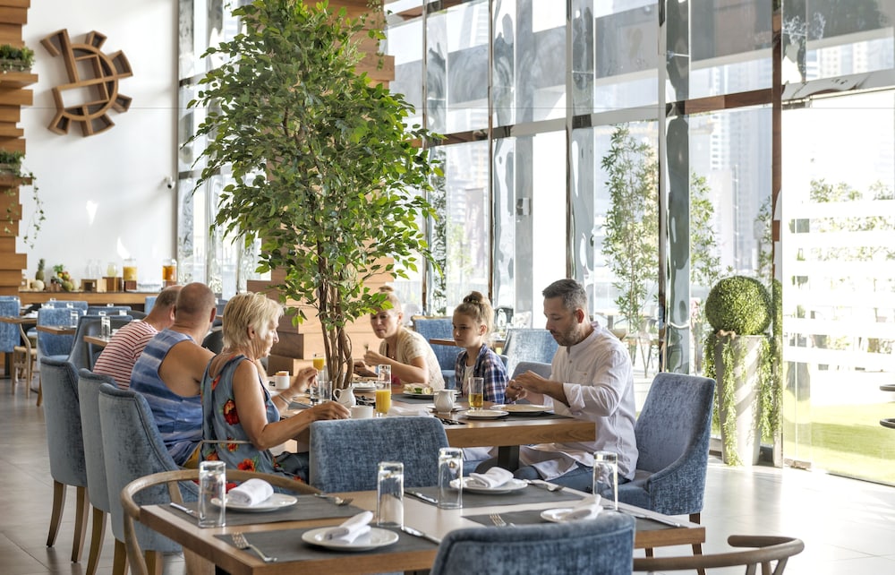 Canal Central Hotel Business Bay — Restaurant & bars in Dubai