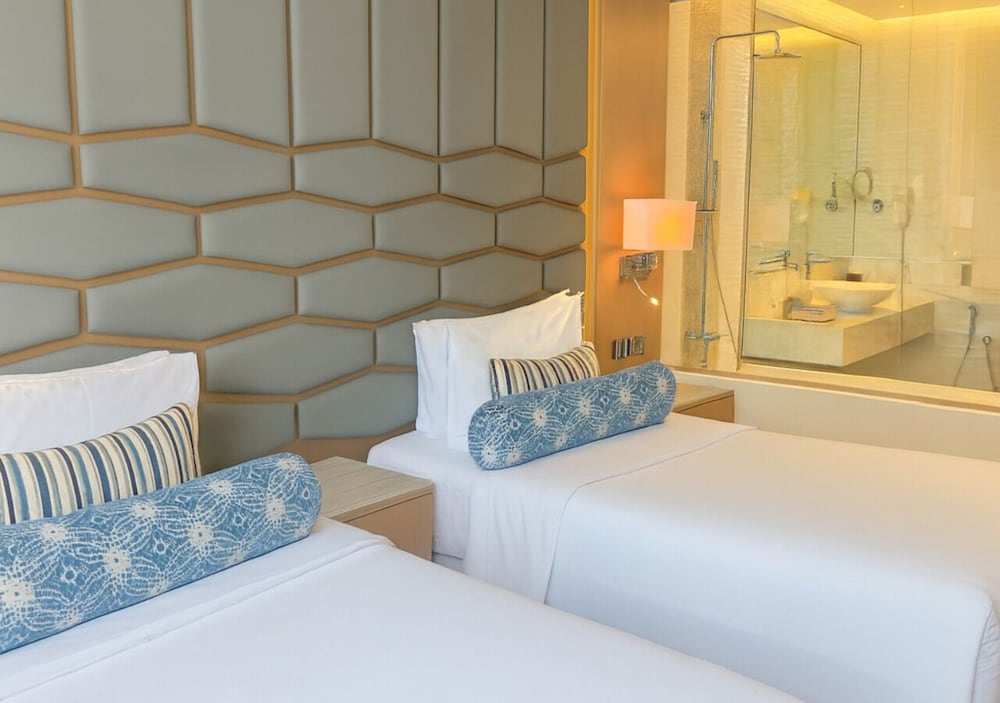 Canal Central Hotel Business Bay — Hotel rooms in Dubai
