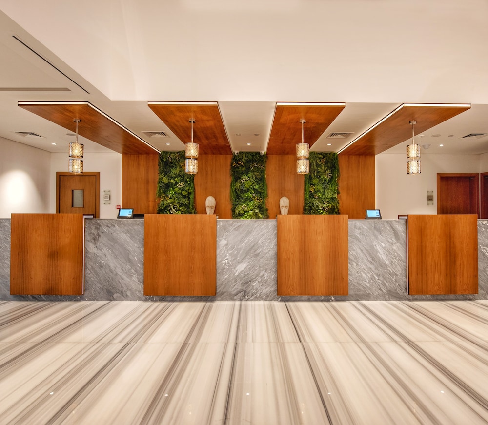 Canal Central Hotel Business Bay — Hotel building in Dubai