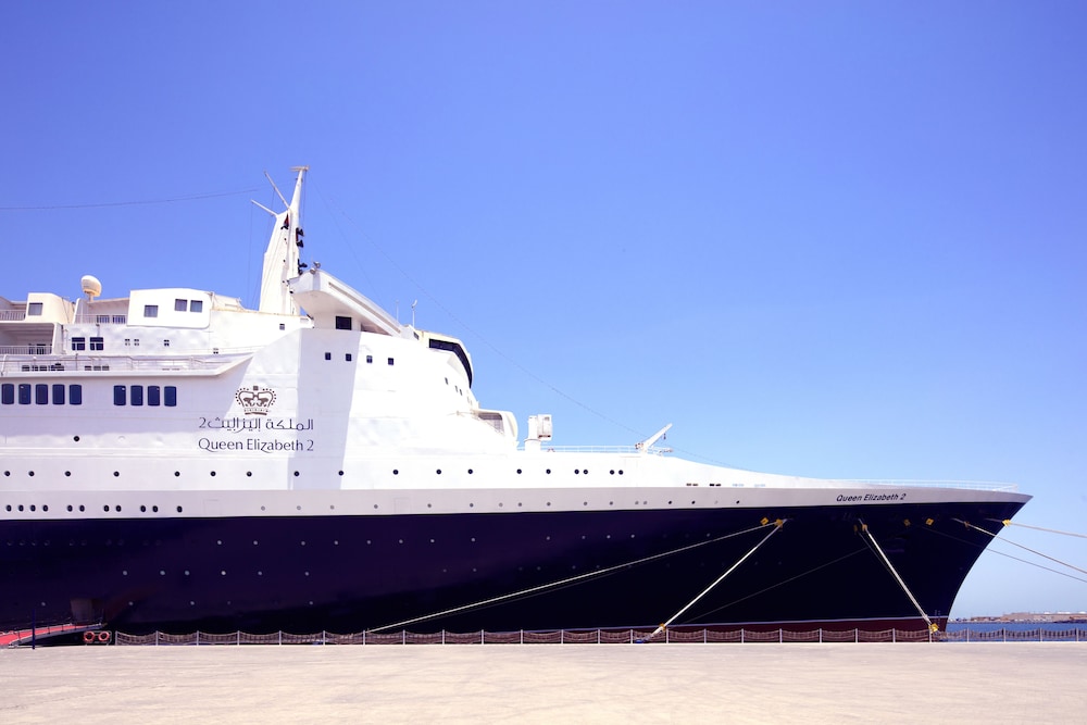 Queen Elizabeth 2 Hotel by Accor — Outdoor in Dubai