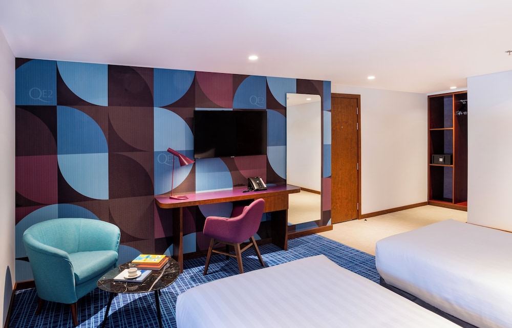 Queen Elizabeth 2 Hotel by Accor — Rooms in Dubai
