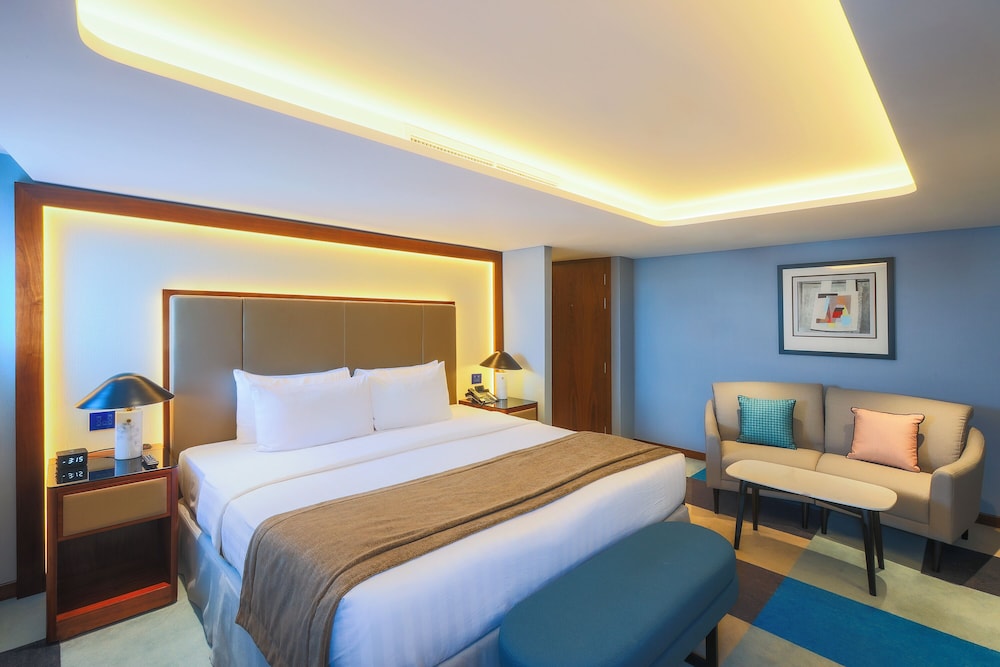 Queen Elizabeth 2 Hotel by Accor — Rooms in Dubai