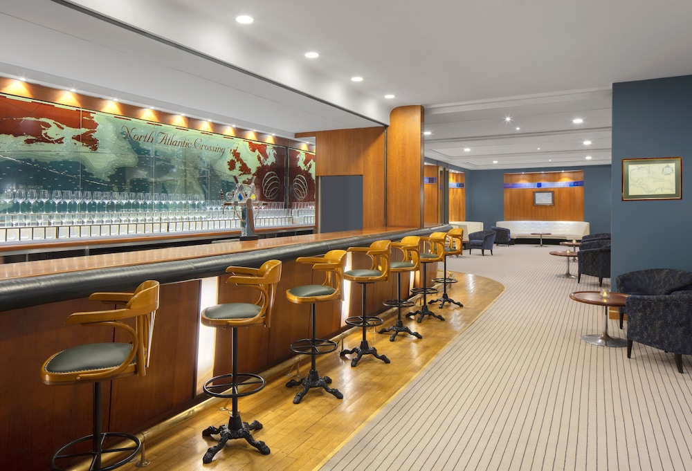 Queen Elizabeth 2 Hotel by Accor — Restaurant in Dubai
