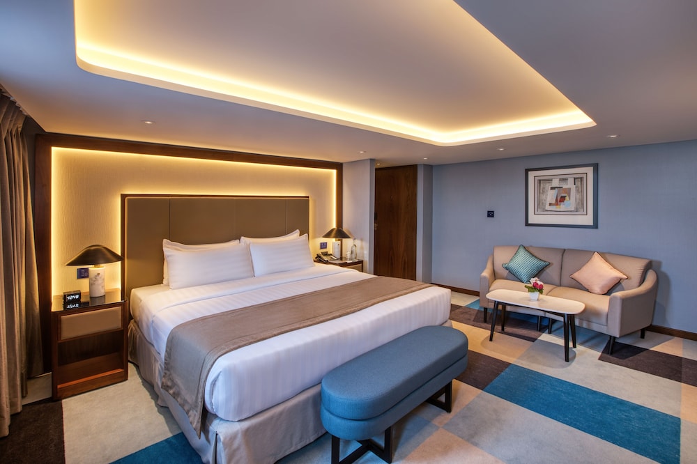 Queen Elizabeth 2 Hotel by Accor — Rooms in Dubai