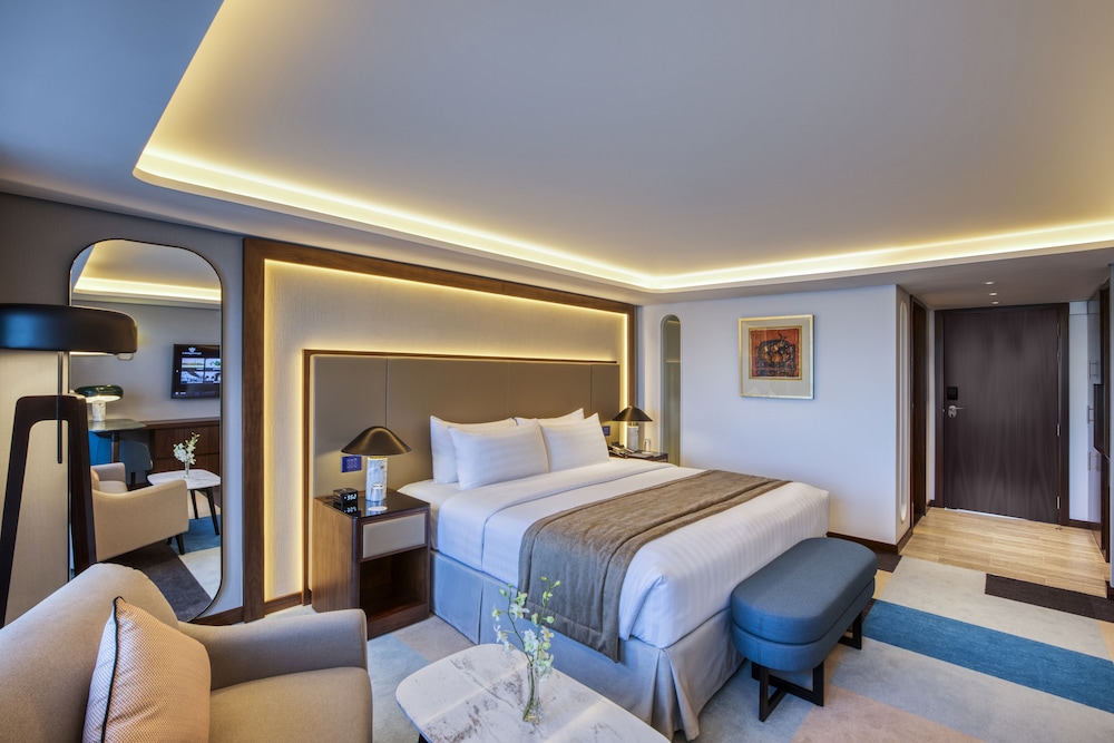 Queen Elizabeth 2 Hotel by Accor — Rooms in Dubai