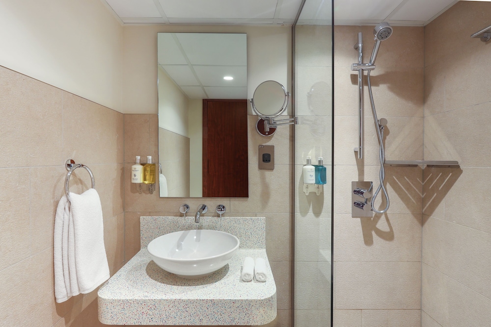 Queen Elizabeth 2 Hotel by Accor — Rooms in Dubai