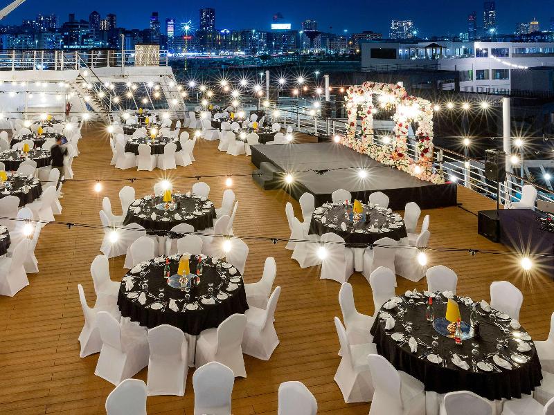 Queen Elizabeth 2 Hotel by Accor — Dubai