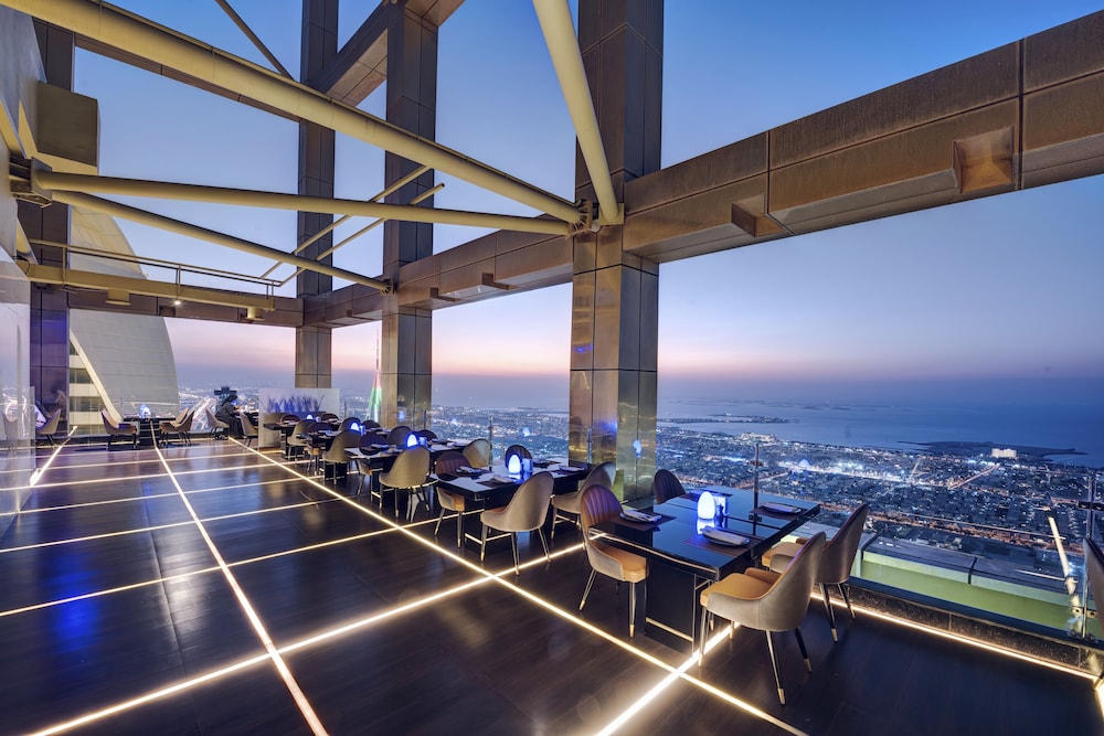 Gevora Hotel — Restaurant & bars in Dubai