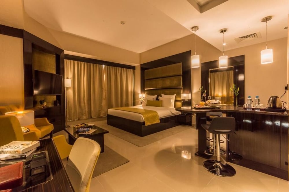 Gevora Hotel — Hotel rooms in Dubai