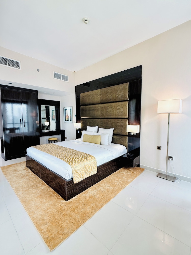 Gevora Hotel — Hotel rooms in Dubai