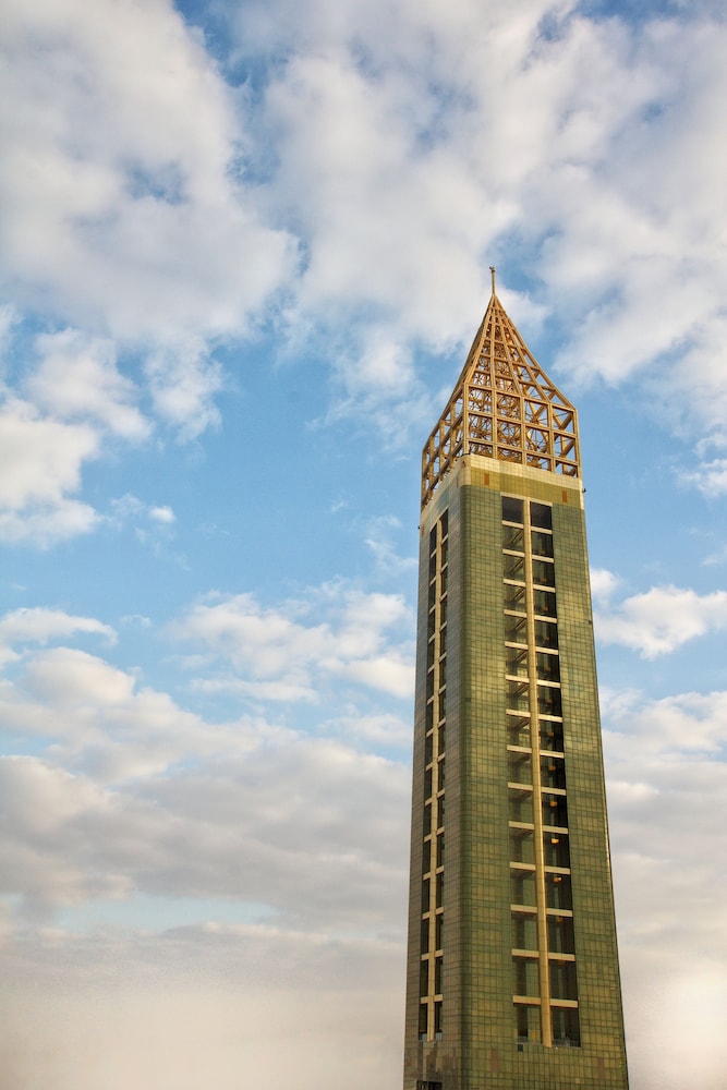 Gevora Hotel — Hotel building in Dubai