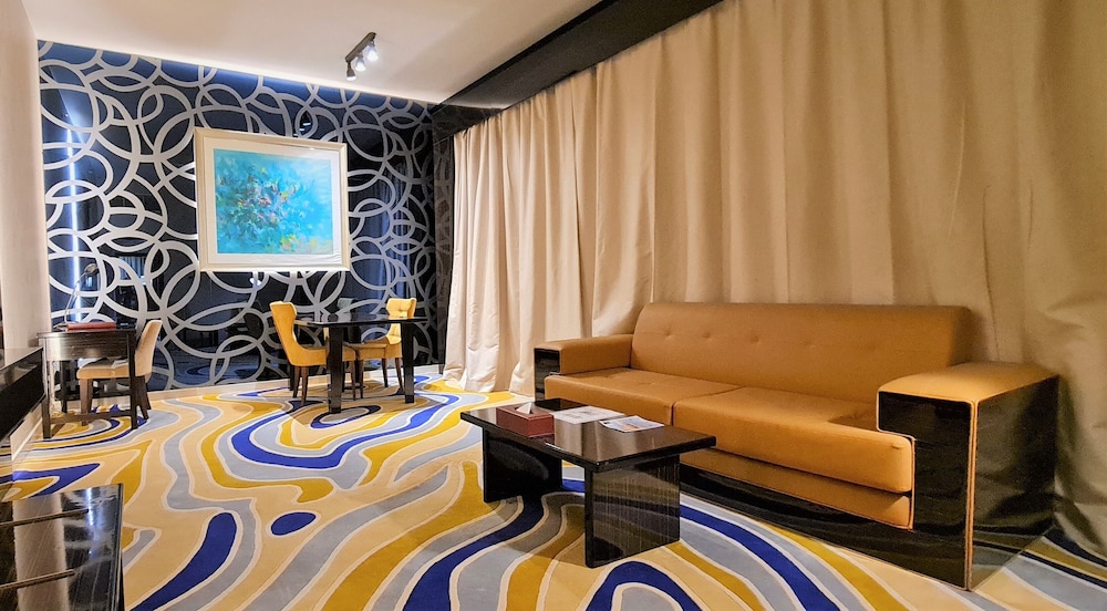 Gevora Hotel — Hotel rooms in Dubai