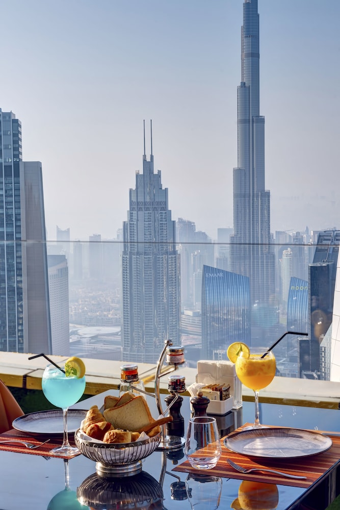 Gevora Hotel — Hotel rooms in Dubai